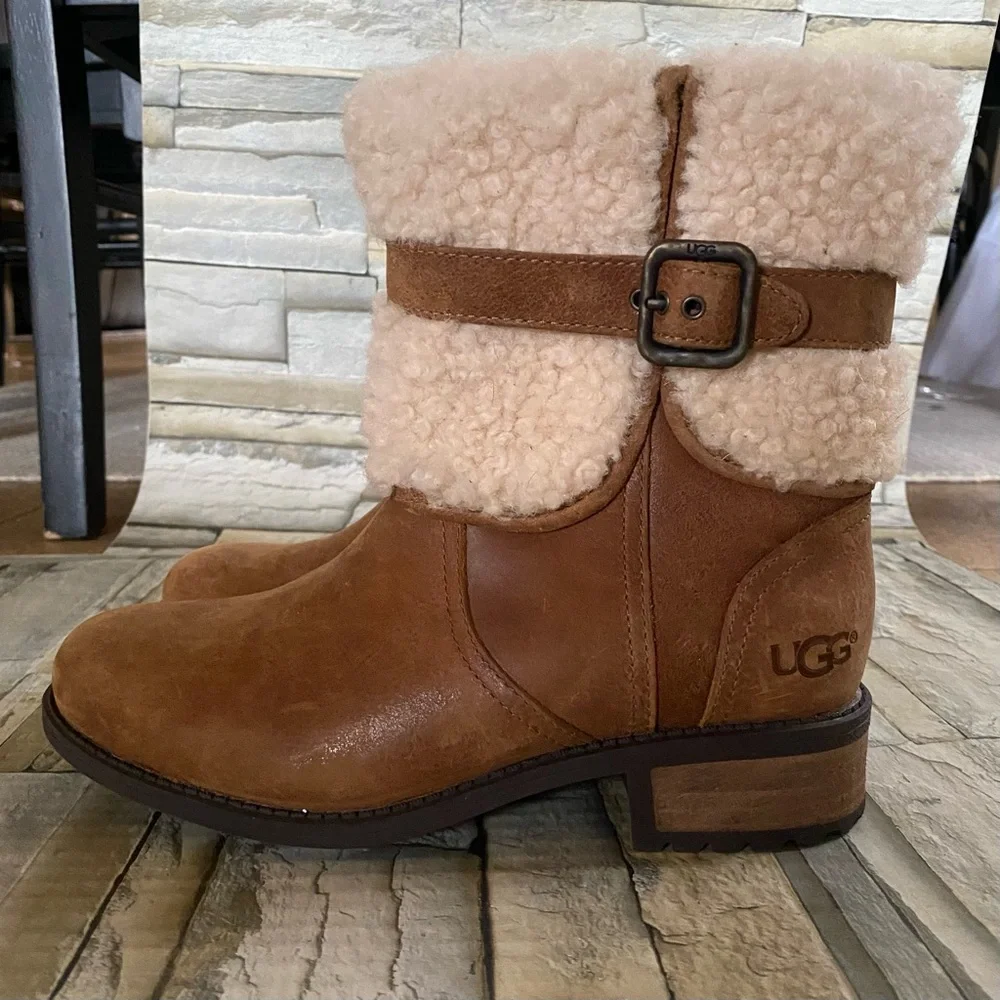 Ugg Blayne ll Buckle lodge boots 6.5 - Picture 10 of 10